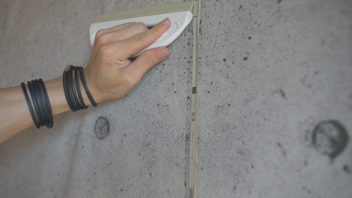壁紙用生のりとコンクリート調の貼ってはがせる壁紙で賃貸壁をおしゃれに Diy Switch